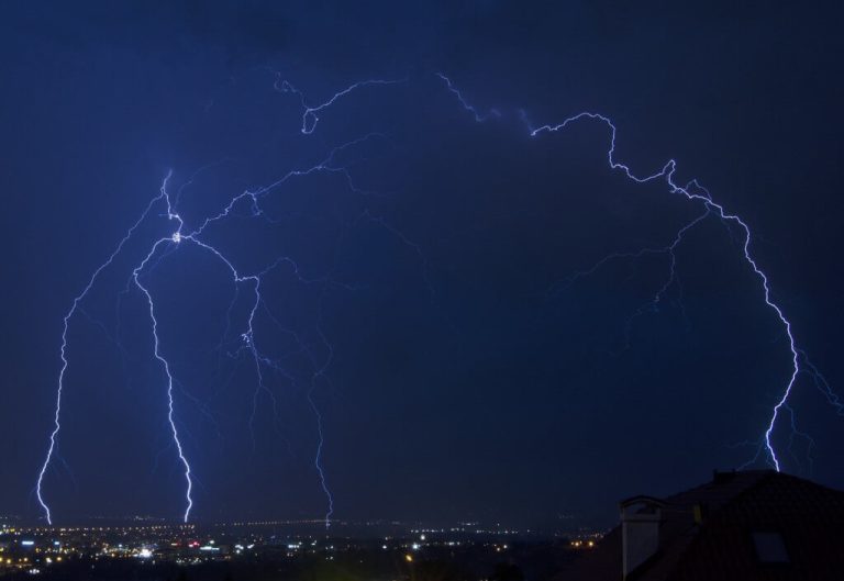 effect of lightening thunder on truck scales